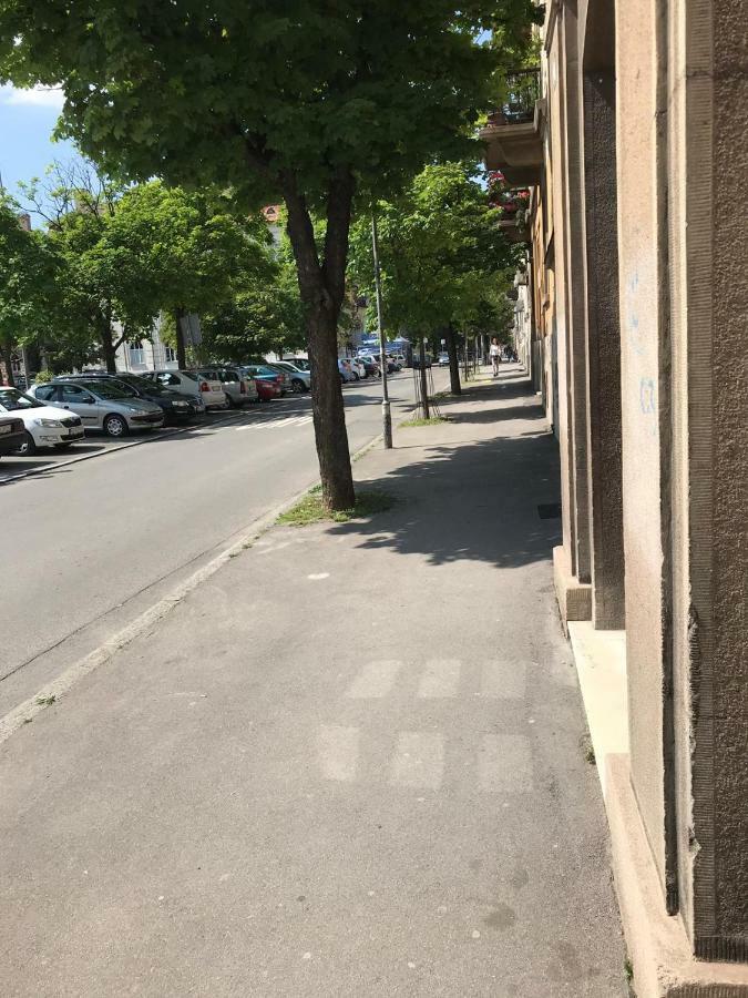 Lea Lux Βελιγράδι